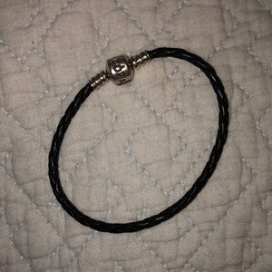 Pandora single band leather bracelet